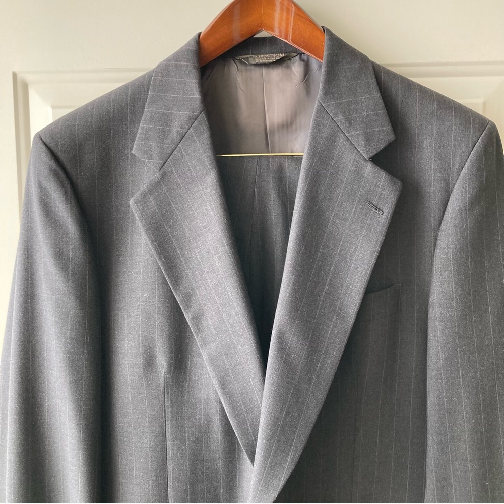 Nordstrom Men's Gray Wool Suit ~ 42R Jacket - 34x33 Pants